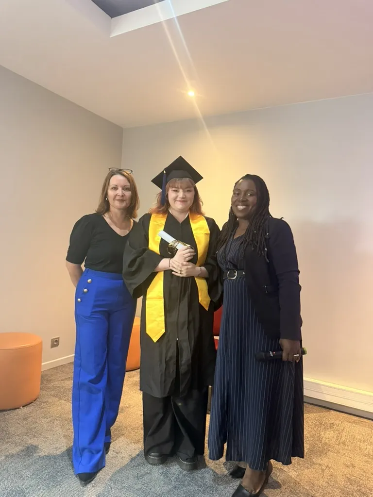 Remise du diplôme à un diplômé de la promotion 2026, photo 3